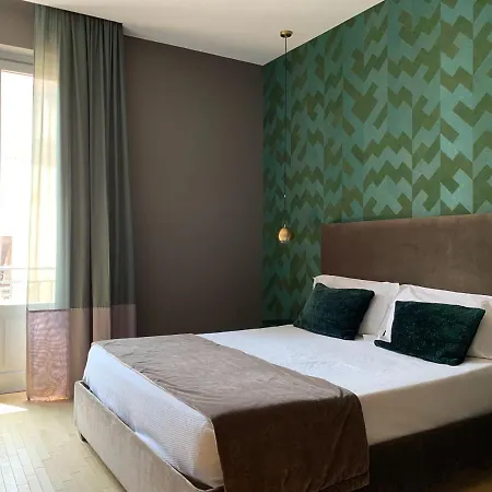 Re Sale Boutique 4*